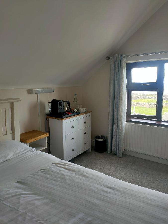 Lios Einne House Accommodation Inisheer Exterior foto